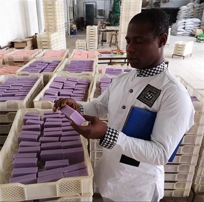 ماكينة تصنيع الصابون